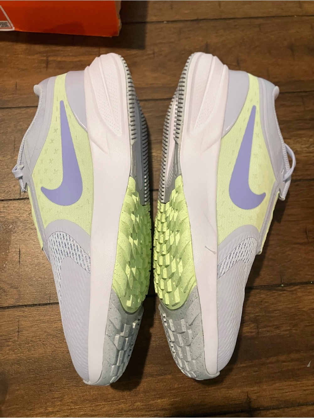 Nike Cosmic Runner- 6.5Y / 8 W- Lilac & Neon Yellow Lightweight Trainer Sneakers